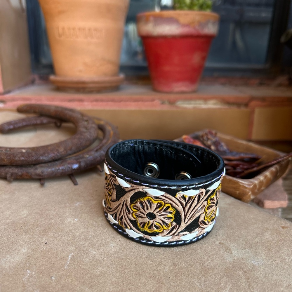 Tooled Leather Floral Embossed Bracelet Black and Brown NWT - Picture 12 of 14